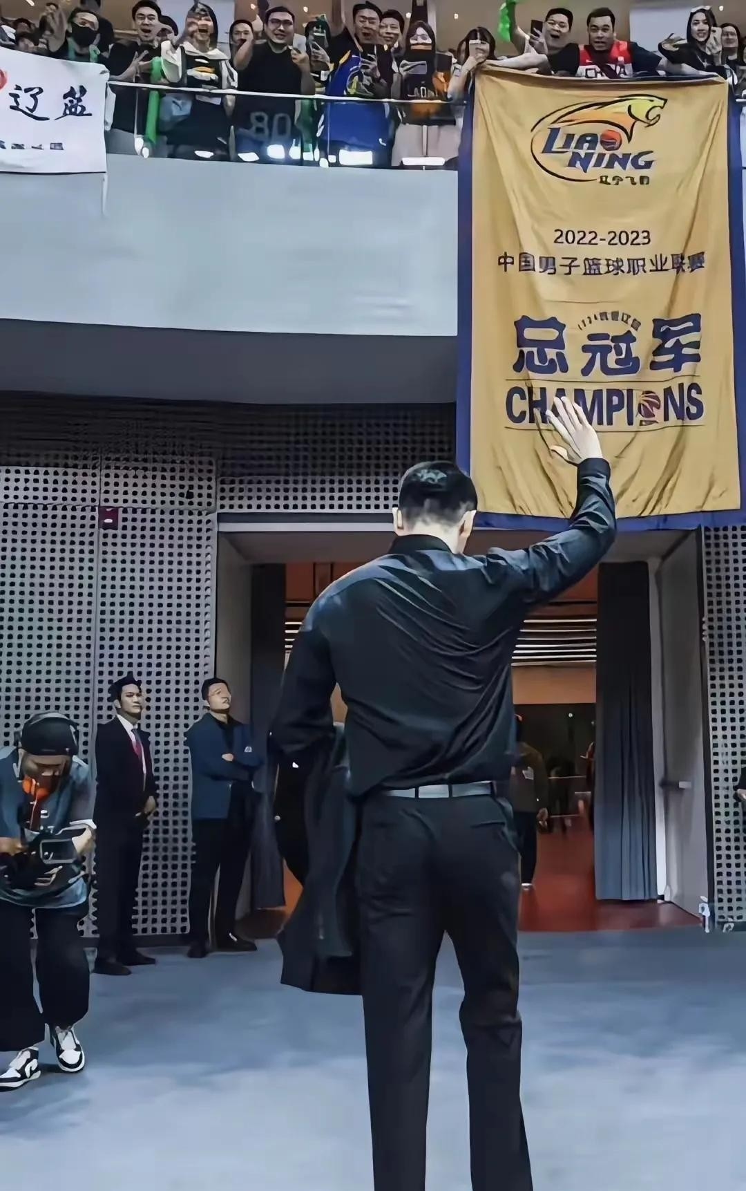 关于赛车队主教练发声，誓言带队登顶的信息