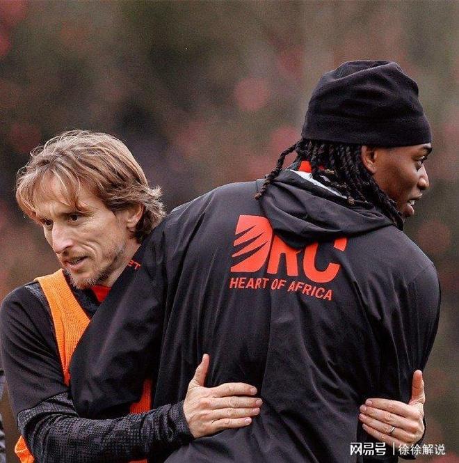 爱游戏大厅-乌克兰力克那不勒斯，莫德里奇扛起全队