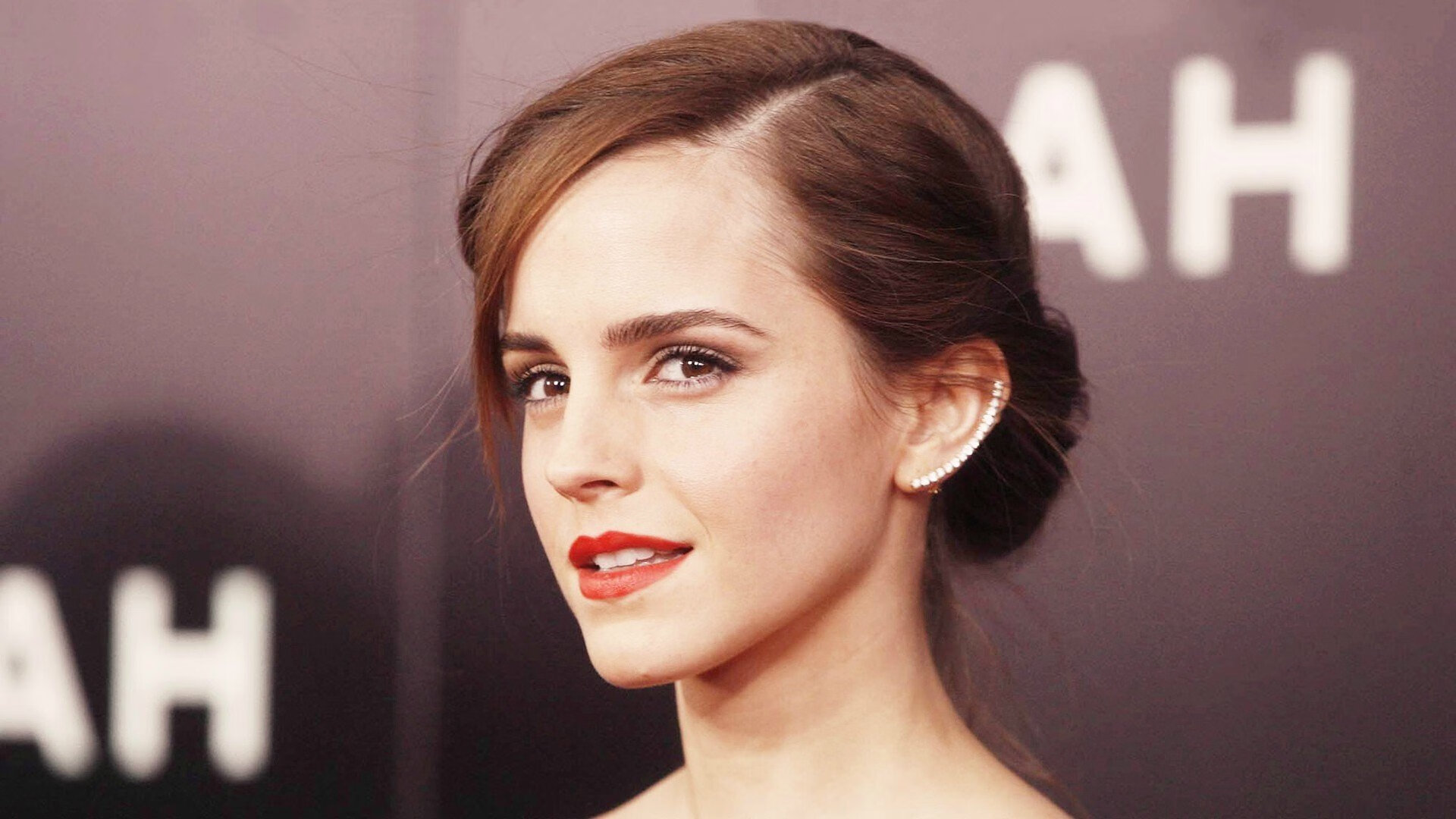 绿茵无界，从本泽马的证明到加拿大的崛起—足球世界的新对话