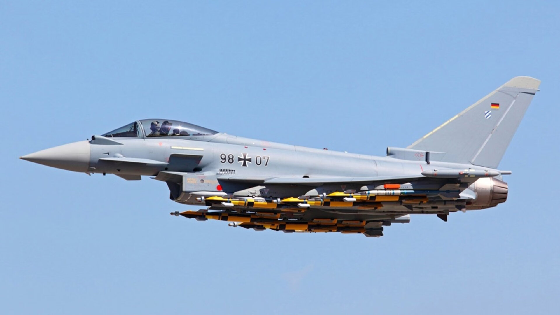 铁血锁链与致命利刃,当红牛筑起城墙,枪手亮出獠牙