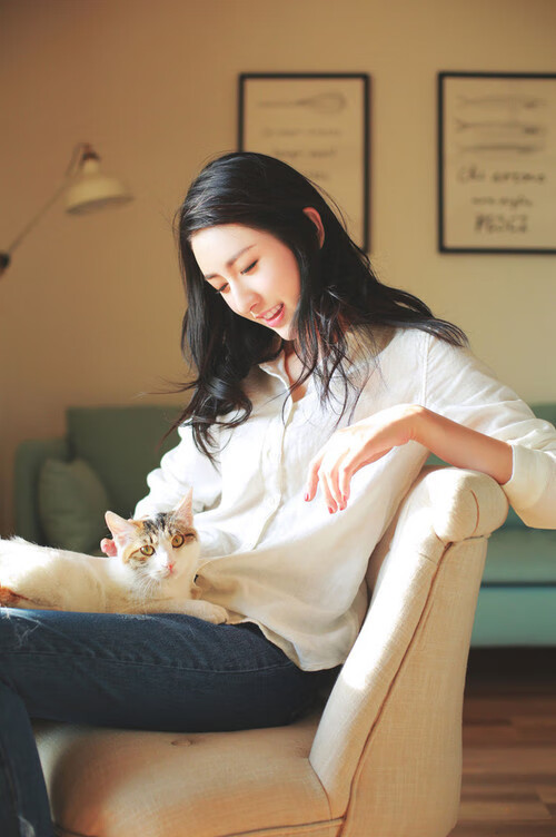 夜幕下的压倒性优势,巴黎强势压制芬兰,法比尼奥一锤定音成关键先生