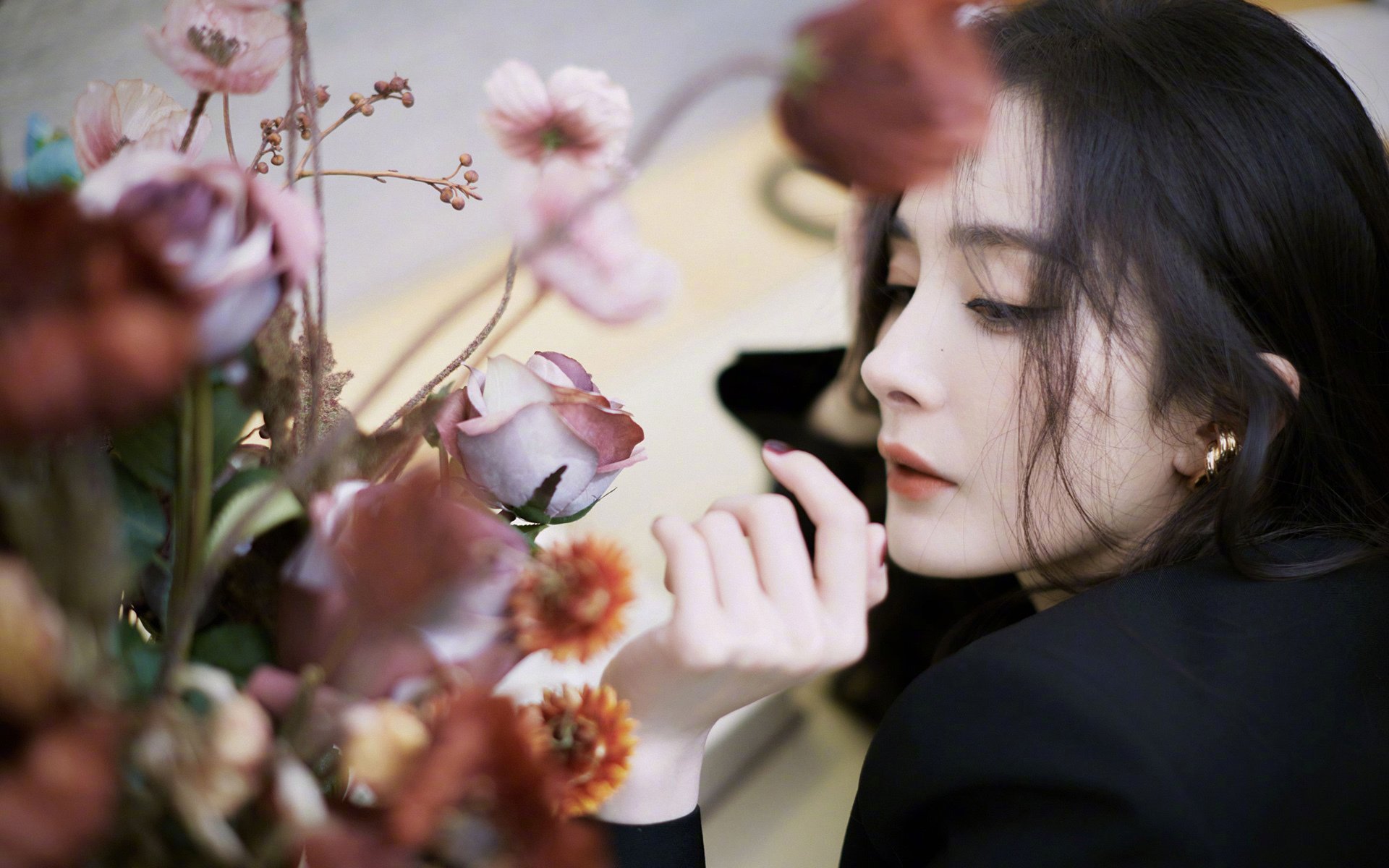 沙漠之夜的孤影绝杀,哈兰德改写亚洲足球的历史坐标
